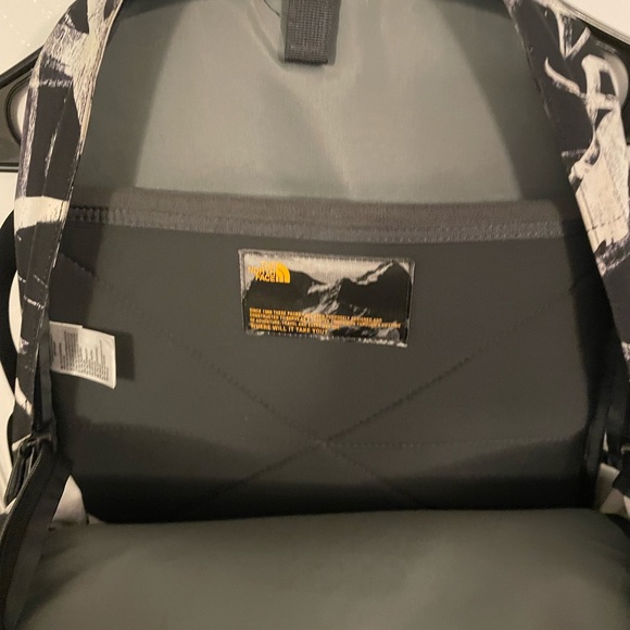 The North Face Recon Backpack - Picture 5 of 6